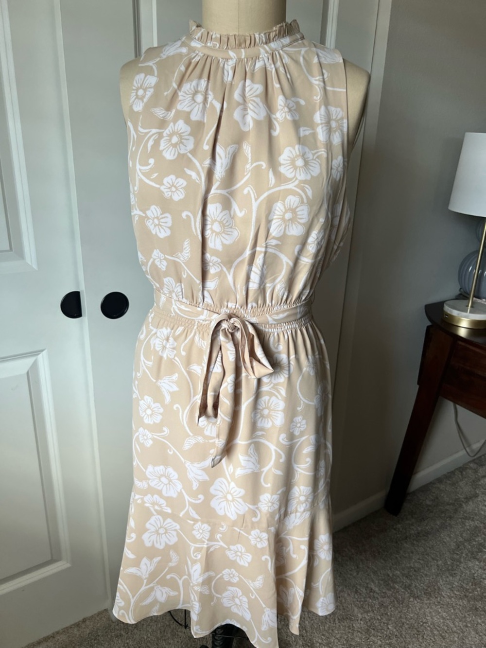 NWOT Ann Taylor Beige and White Floral Sleeveless Tie-Waist Midi Dress
